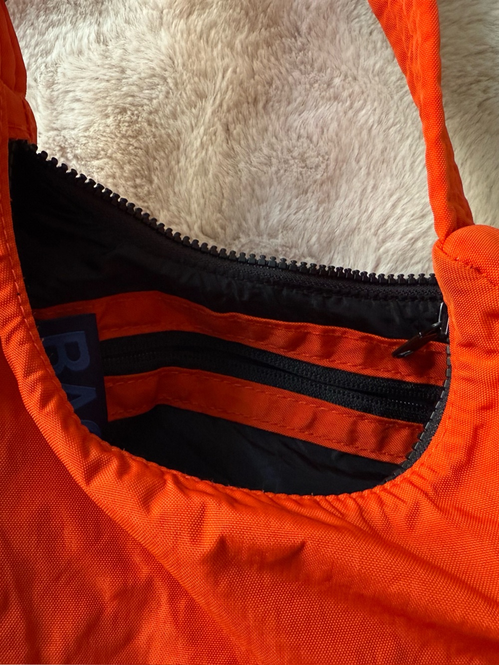 BAGGU Mini Nylon Shoulder Bag Tomato - Picture 4 of 16